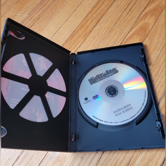 A Nightmare on Elm Street DVD - Picture 3 of 4